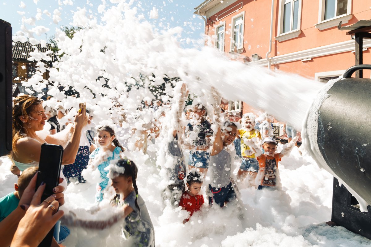 Пенная вечеринка на горном курорте