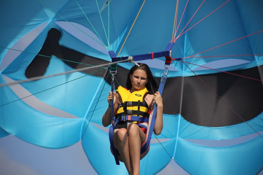 parasailing-plushka-banan-kolos21 Парасейлинг в Красной поляне одиночный полет