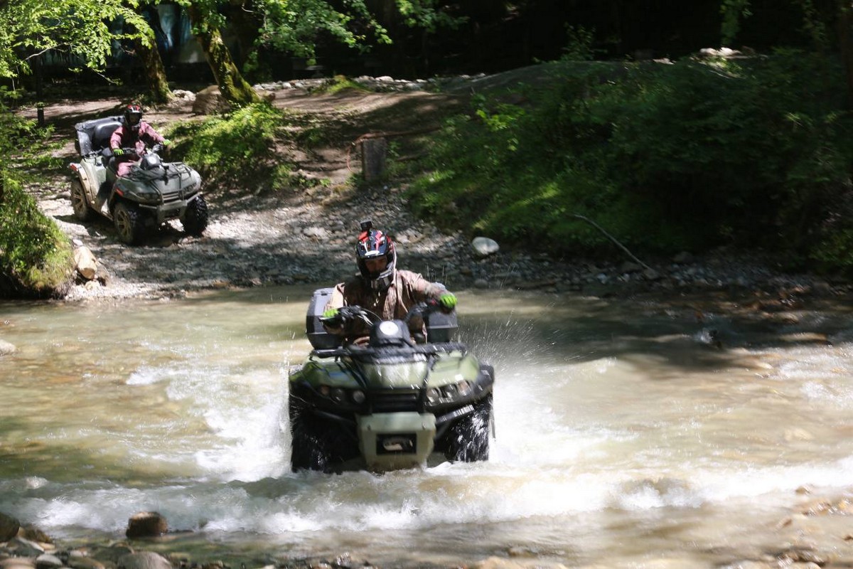 Тур на квадроциклах в Красной поляне по Сухому и Мокрому каньонам kvadrockli-krasnaya-polyana-suhoi-kanion23 Тур на квадроциклах в Красной поляне по Сухому и Мокрому каньонам