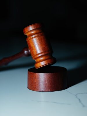 Право, услуги юриста, судебные споры