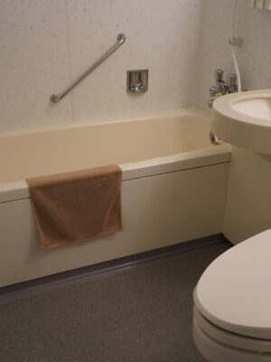 Срочный ремонт ванного смесителя на дому